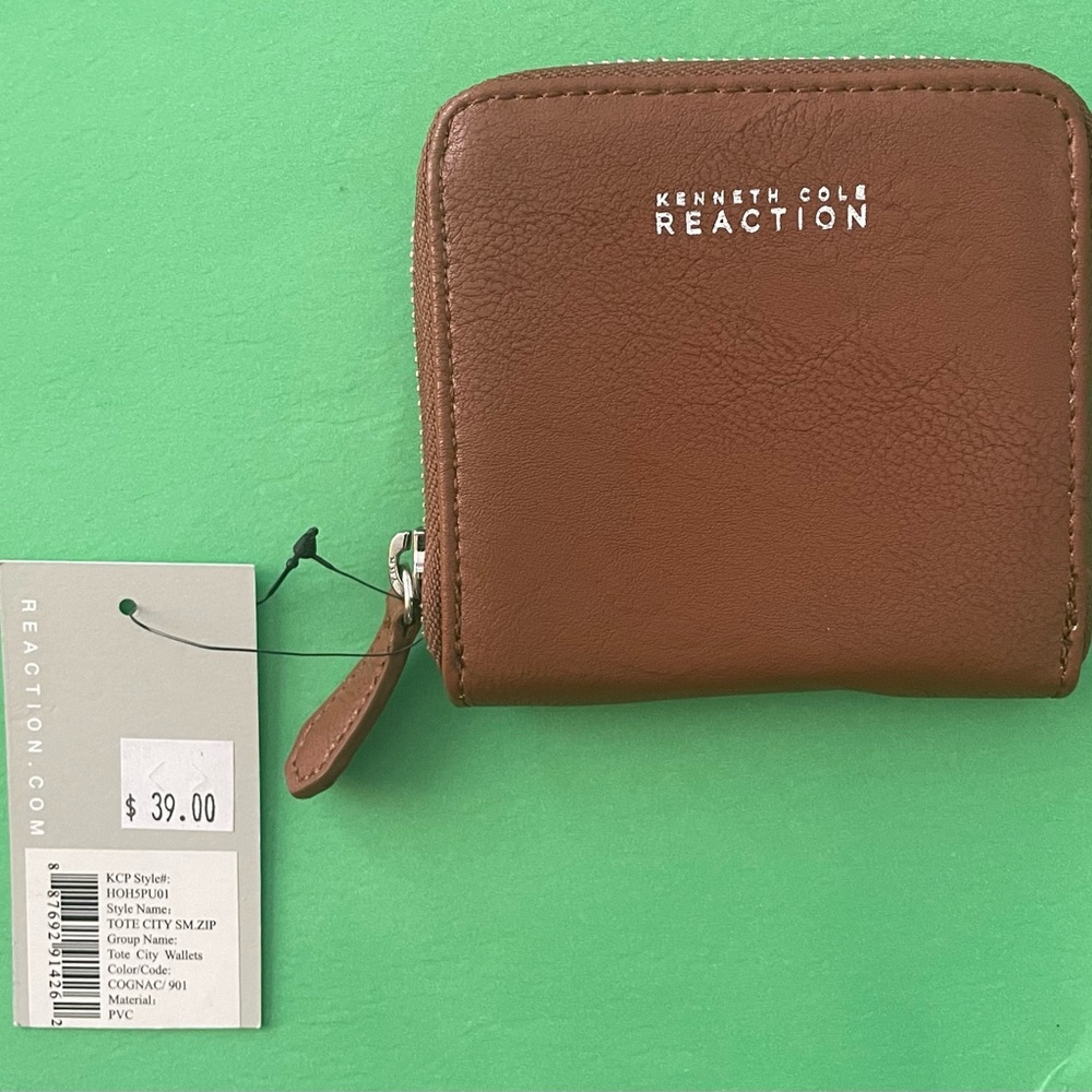 NWT Kenneth Cole Recation tote City Small zip Wallet /Cognac
